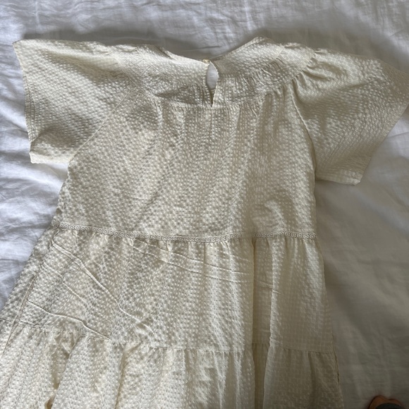 Elegant Cream Women's Dress - Picture 4 of 7